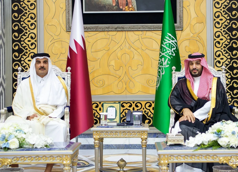 سمو أمير دولة قطر يصل إلى جدة للمشاركة في القمة الخليجية التشاورية - صورة 2