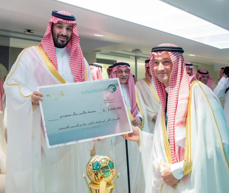 سمو سيدي ولي العهد يتوّج فريق الهلال بكأس خادم الحرمين الشريفين - صورة 16