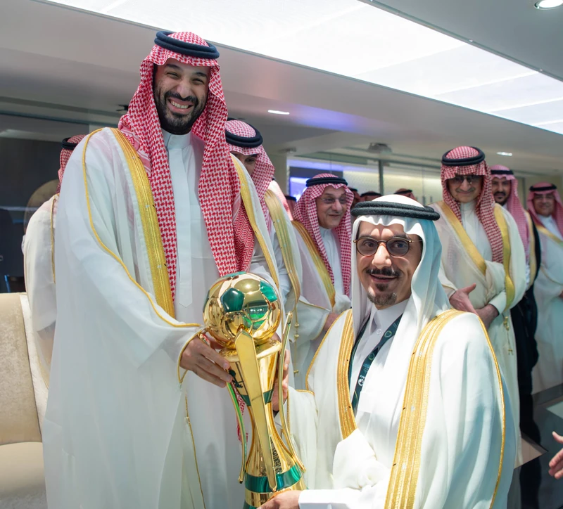 سمو سيدي ولي العهد يتوّج فريق الهلال بكأس خادم الحرمين الشريفين - صورة 3