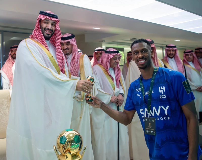 سمو سيدي ولي العهد يتوّج فريق الهلال بكأس خادم الحرمين الشريفين - صورة 6