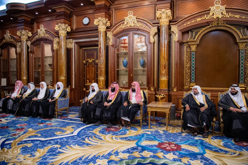 سمو سيدي ولي العهد يستقبل مساء أمس وفد تكريم خادم الحرمين الشريفين - صورة 5