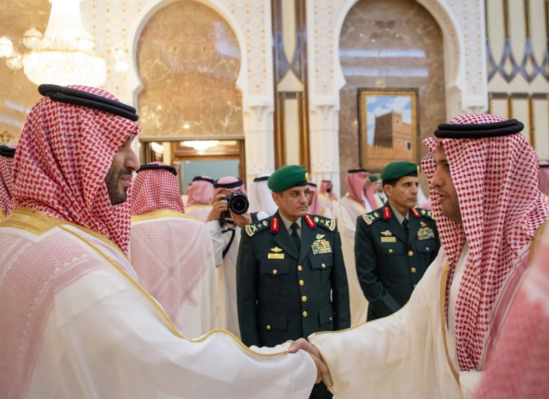 سمو سيدي ولي العهد يستقبل المهنئين بعيد الأضحى المبارك - صورة 11