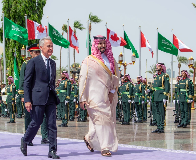 سمو سيدي ولي العهد يستقبل في قصر السلام بجدة دولة رئيس وزراء كندا - صورة 7