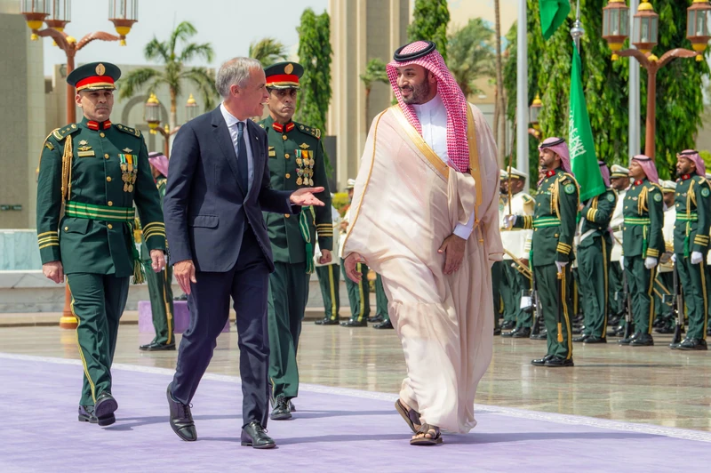 سمو سيدي ولي العهد يستقبل في قصر السلام بجدة دولة رئيس وزراء كندا - صورة 9