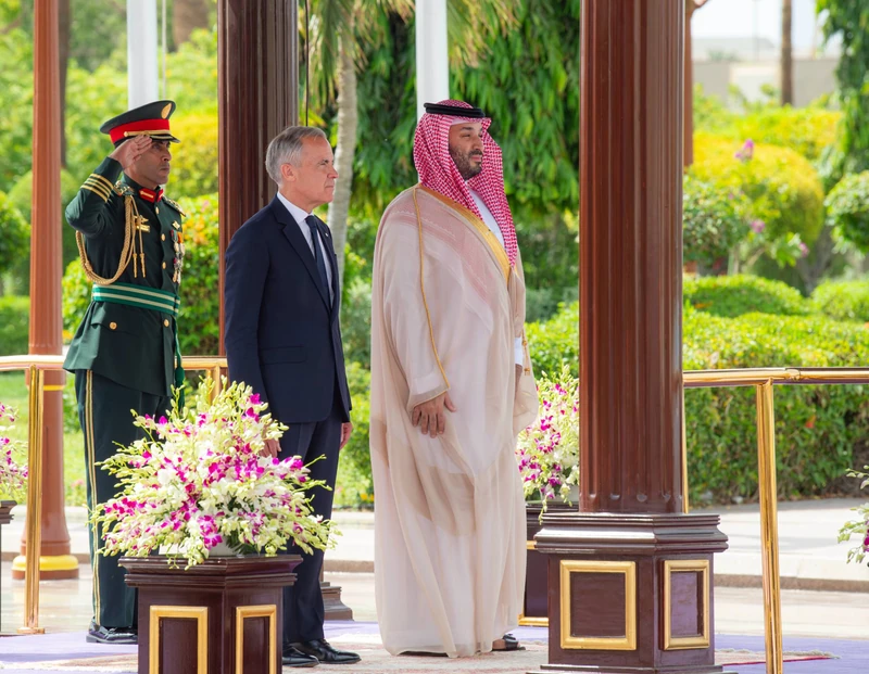 سمو سيدي ولي العهد يستقبل في قصر السلام بجدة دولة رئيس وزراء كندا - صورة 3