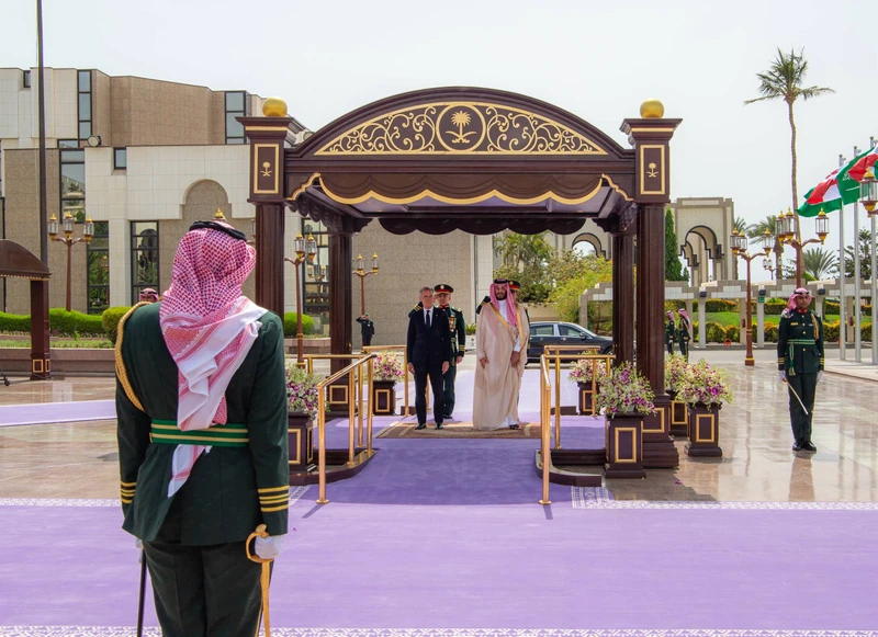 سمو سيدي ولي العهد يستقبل في قصر السلام بجدة دولة رئيس وزراء كندا - صورة 4