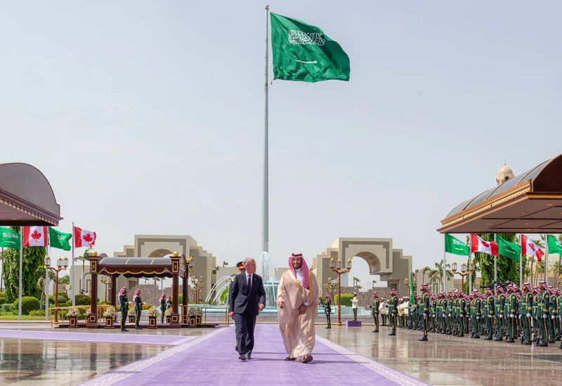 سمو سيدي ولي العهد يستقبل في قصر السلام بجدة دولة رئيس وزراء كندا - صورة 2