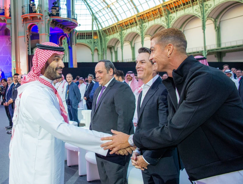 سمو سيدي ولي العهد وفخامة رئيس فرنسا يشهدان ختام كأس العالم للرياضات الإلكترونية 2026 بباريس - صورة 14