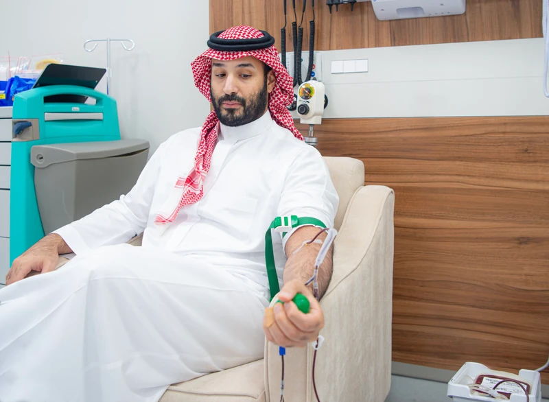 سمو سيدي ولي العهد يتبرع بالدم ويطلق الحملة الوطنية السنوية للتبرع بالدّم لعام 2026 في بادرة وطنية إنسانية. - صورة 2